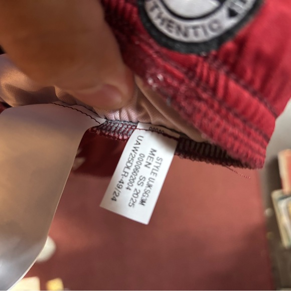 Under Armour Men's Red Athletic Shorts Large new pre sell sample - Picture 3 of 4